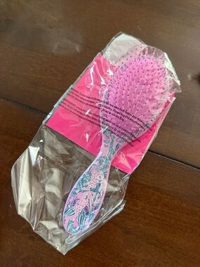 NEW Lilly Pulitzer Hair Brush